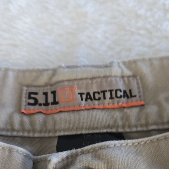 5.11 Tactical Light Tan Cargo Shorts - Picture 6 of 15